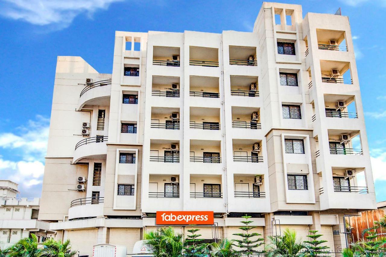 Fabhotel Ornate Pimpri-Chinchwad エクステリア 写真